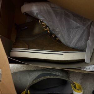 Sperry Men's Brown High-Top Sneakers with White Sole